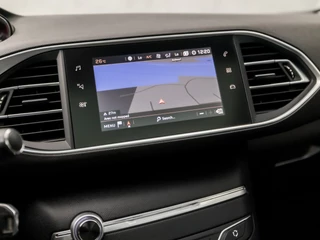 Peugeot 308 Peugeot 308 SW 1.2 PureTech Sport (PANORAMADAK, APPLE CARPLAY, GROOT NAVI, PARKEERSENSOREN, SPORTSTOELEN, GETINT GLAS, CRUISE, LANE ASSIST, NIEUWE APK, NIEUWSTAAT) - afbeelding nr 25