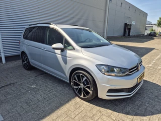 Volkswagen Touran Volkswagen Touran 1.5 TSI Comfortline 7p, airco,cruise,navigatie,app connect,wegklapbare trekhaak,parkeersensoren, - afbeelding nr 5