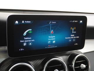 Mercedes-Benz GLC Mercedes-Benz GLC 300e AMG // Panoramadak // Burmester // 360 Camera // Keyless // Carbon // Sfeerverlichting // Carplay - afbeelding nr 26