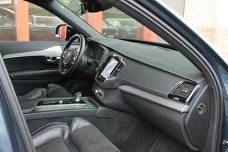 Volvo XC90 Volvo XC90 T8 Recharge AWD R-Design | Longe Range | Panoramadak | Stoelverwarming | BLIS | Trekhaak | Harman / Kardon | Glossy Black | Keyless - afbeelding nr 31