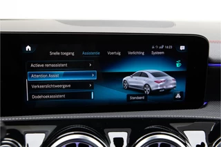 Mercedes-Benz CLA Mercedes-Benz CLA 180 AMG Widescreen, Sfeerverlichting, Camera, 19