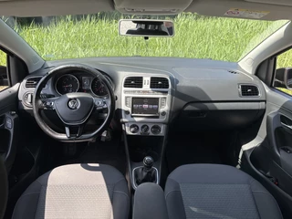 Volkswagen Polo Volkswagen Polo TSI 95PK BLUEMOTION EDITION CRUISE/PDC/CARPLAY - afbeelding nr 2