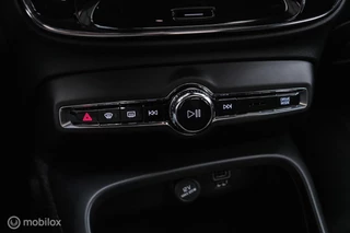 Volvo XC40 Volvo XC40 1.5 T2 Momentum | Schuifdak | Trekhaak | Camera | LED | stoel & stuurwielwarming | - afbeelding nr 34