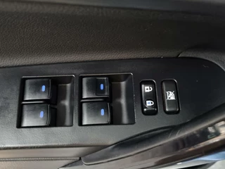 Toyota Auris Toyota Auris 1.8 Hybrid Touring Sports Executive / Pano - afbeelding nr 13