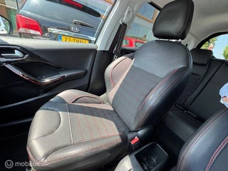 Peugeot 208 Peugeot 208 110pk 1.2 GT-line , 5 deurs Navigatie en Camera achter , Parkeerhulp achter ,  Ramen & spiegels eclectisch ,  Sport Velgen , Rode GT Line accenten , Chrome uitlaat sierstuk - afbeelding nr 20