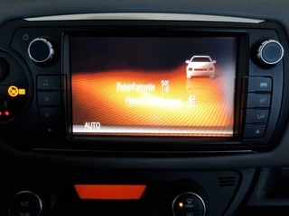 Toyota Yaris Toyota Yaris 1.3 VVT-i Dynamic Bi-Tone - afbeelding nr 37