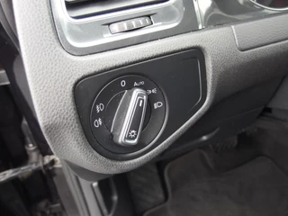 Volkswagen Golf AUTOMAAT / NAVI / CLIMA / PDC / CARPLAY / BLUETOOTH / ACC - afbeelding nr 24