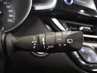 Toyota C-HR Toyota C-HR 1.8 Hybrid Dynamic | Trekhaak | Parkeersensoren V+A | Navigatie - afbeelding nr 23