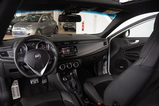 Alfa Romeo Giulietta Alfa Romeo Giulietta 1.750 Turbo Veloce QV 240PK 2e Eig Carbon Panoramadak Kuipstoelen CarPlay Stoelverw. Full option - afbeelding nr 12