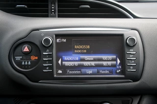 Toyota Yaris Toyota Yaris 1.5 Hybide | Navigatie | All Season | Camera (31946km!) - afbeelding nr 12