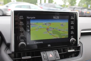 Toyota RAV4 Toyota RAV4 2.5 Hybrid AWD Bi-Tone / Trekhaak / Panoramadak / 360Camera / Leder / JBL / Keyless / 18'' / Dodehoek / DAB / Keyless - afbeelding nr 22