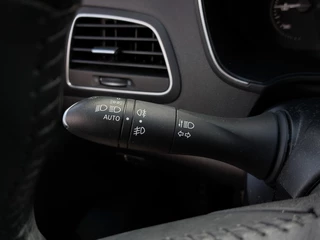 Renault Mégane Estate 1.3 TCe 116pk Limited | Origineel NL | Navi | Apple Carplay+Android Auto | Clima | Cruise | Keyless Entry | Pdc | Licht+Regensensor | Privacy Glass | 16''lm - afbeelding nr 17