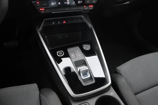 Audi A3 Virtual Cockpit Plus/Navi Plus/Keyless/LED/Winterpakket/DAB/17