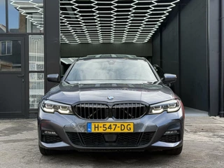 BMW 3 Serie BMW 3-serie 330i M Executive Edition|LEDER|PANO|HUP - afbeelding nr 4
