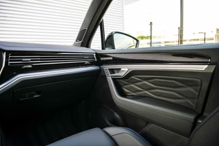 Volkswagen Touareg Volkswagen Touareg R 3.0 TSi eHybrid 4MOTION | Nieuw | Vol opties | Panodak | Dynaudio | Massage | Trekhaak | 22 inch | 5 jaar garantie | - afbeelding nr 46