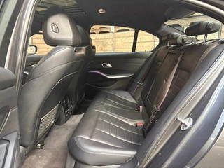 BMW 3 Serie BMW 3-serie 330e eDrive M Sport Edition Shadowline PANO Head up Navi Carplay - afbeelding nr 7