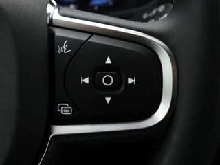 Volvo V60 Volvo V60 2.0 T6 Essential Edition | Driver Assist | Leder | Climate | 19