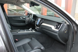 Volvo XC60 Volvo XC60 T6 Recharge AWD Ultimate Bright | Longe Range | Parkeercamera | Panoramadak | Trekhaak | HUD | Leder | Stoelverwarming | Keyless - afbeelding nr 21