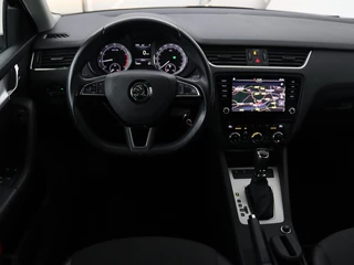 Škoda Octavia Skoda Octavia 1.5 TSI Business Edition | Stoelverwarming |  Trekhaak | Carplay | Half leder | Navigatie | Climate control | Parkeerhulp | Cruise control - afbeelding nr 3