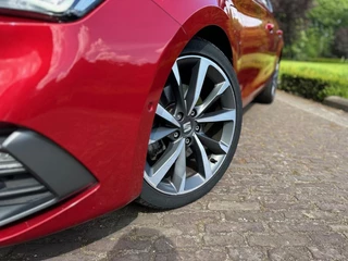 SEAT Leon Seat Leon 1.4 TSI eHybrid PHEV FR | Camera | Adaptive Cruise | Dealer Onderhouden | - afbeelding nr 2