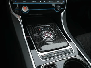 Jaguar XE Jaguar XE 2.0 D R-Sport-Pack Aut. *LEATHER-MICROFIBRE | BI-XENON | NAVI-FULLMAP | MERIDIAN-SOUND | HEATED-SPORTSEATS | CAMERA | ECC | KEYLESS | PDC | SHIFT-PADDLES | LANE-ASSIST | CRUISE | 17''ALU* - afbeelding nr 13