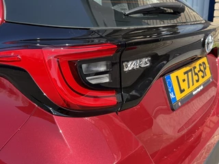Toyota Yaris Toyota Yaris 1.5 Hyb. Dynamic ACHTER CAMERA-NAVI-BLUETOOTH - Allseason - afbeelding nr 9