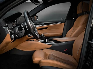 BMW 5 Serie BMW 5-serie Touring 530d xDrive M-Sport | HUD | PANO | H&K | TREKHAAK | LEER | CARPLAY | FULL OPTION - afbeelding nr 32