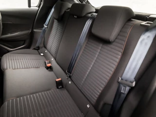Peugeot 208 Peugeot 208 1.2 PureTech Sport (APPLE CARPLAY, GROOT NAVI, PARKEERSENSOREN, SPORTSTOELEN, LED KOPLAMPEN, LANE ASSIST, CRUISE, NIEUWSTAAT) - afbeelding nr 14