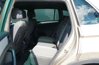 Volkswagen Tiguan Volkswagen Tiguan 1.4 TSI 4Motion Highline Business R - Trekhaak - Standkachel - Stoelverwarming & stuurwielverwarming - Parkeercamera - Climate Control - Cruise Control - LED - - afbeelding nr 17