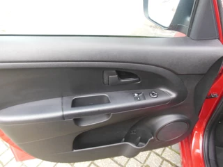 Kia Venga Kia Venga 1.4 CVVT ComfortLine Staat in HOOGEVEEN - afbeelding nr 9