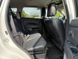 Mitsubishi Outlander Mitsubishi Outlander 2.0 PHEV Business Edition Navi,Trekhaak,Camera,Schuifdak,Leder,Stoelverwarming,Clima,Cruise,Pdc V+A,Lmv,Nieuwe Apk bij Aflevering - afbeelding nr 9