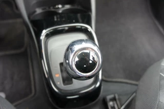 Peugeot 108 Peugeot 108 1.0 e-VTi 72pk Automaat Clima|Camera|CarPlay|Velgen - afbeelding nr 9
