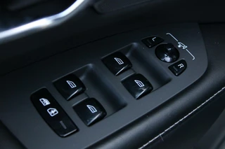 Volvo V90 Volvo V90 2.0 T4 Inscription 210pk | Lederen dashboard | Trekhaak - afbeelding nr 43