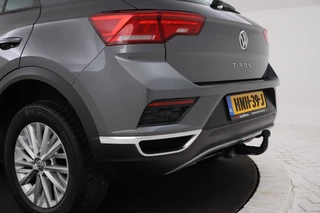 Volkswagen T-Roc Cruise Control, Panoramadak, Trekhaak, Airco, Parkeersensoren - afbeelding nr 10