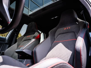 Volkswagen Golf Volkswagen Golf 2.0 TSI GTI CLUBSPORT|PANO|19''|ACC|NURBURG. - afbeelding nr 10