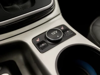 Ford C-MAX Ford C-MAX 2.0 Plug-in Hybrid Titanium Plus 185Pk Automaat (PANORAMADAK, GROOT NAVI, CLIMATE, CAMERA, LEDEREN SPORTSTOELEN, GETINT GLAS, ELEK ACHTERKLEP, KEYLESS, NIEUWE APK, NIEUWSTAAT) - afbeelding nr 28