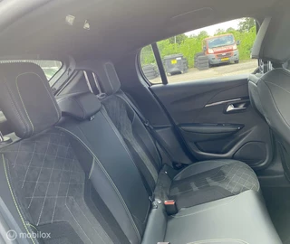 Peugeot 208 Peugeot 208 1.2 PT 100PK GT Pack  NAVI/VIRTUAL COCKPIT/2022 - afbeelding nr 14