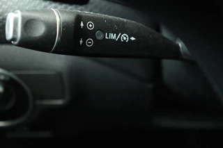 Mercedes-Benz A-Klasse Mercedes-Benz A-klasse 180d Lease Edition | Panoramadak | Carplay |  Navigatie | Cruise control | Airco | Bluetooth | Sportstoelen | Half leder - afbeelding nr 21
