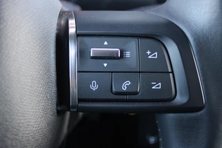 Citroën C4 Citroen C4 1.2 130PK FEEL PACK | NAVIGATIE | HEAD UP DISPLAY | ACHTERUITRIJ CAMERA | APPLE CARPLAY/ANDROID AUTO | LICHTMETALEN VELGEN | PARKEER SENSOREN | CLIMATE CONTROL | AFNEEMBARE TREKHAAK | EXTRA GETINTE ACHTER RUITEN | - afbeelding nr 16