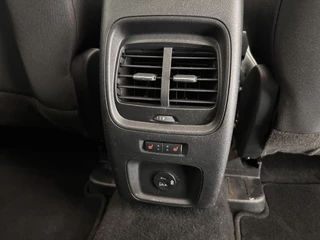Ford Kuga (INCL-BTW) *DIGI-COCKPIT | ADAPTIVE-CRUISE | BLINDSPOT | PARK-PILOT | CAMERA | NAVI-FULLMAP | HEATED-SEATS | COMFORT-SEATS | ECC | CARPLAY | PDC | DAB | LANE-ASSIST | 17''ALU* - afbeelding nr 18