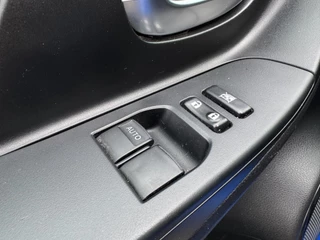 Toyota Yaris Toyota Yaris 1.5 VVT-i Aspiration DEALER ONDERHOUDEN / NL AUTO / CAMERA / NAVIGATIE / BLUETOOTH / VOLLE TANK - afbeelding nr 11