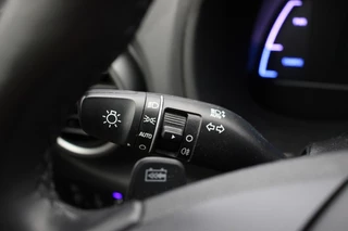 Hyundai Kona Hyundai Kona Electric Premium 64 kWh - Carplay, Camera, Leer, Stoelverw. - afbeelding nr 19