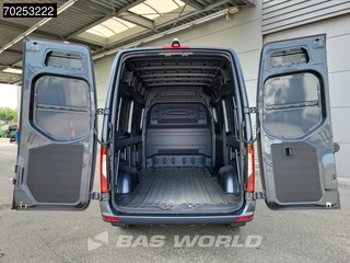 Mercedes-Benz Sprinter Mercedes Sprinter 319 CDI Automaat L2H2 Black Edition model 2025 Camera MBUX LED Airco Cruise 10m3 Airco Cruise control - afbeelding nr 6