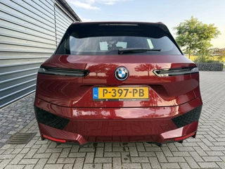 BMW iX BMW iX xDrive40 High Executive 77 kWh SOH 99% Led v+a Auto.inparkeren Pano - afbeelding nr 5