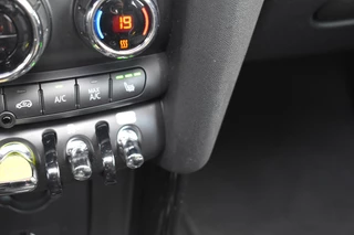 MINI Electric MINI Electric Mini Resolute edition 33 kWh Pano automaat resolute edition 135kw 1e eigenaar n.a.p. Pano / Leder / Harman Kardon / Head Up / Camera / Keyless - afbeelding nr 42