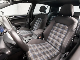 Volkswagen Golf Volkswagen Golf 1.4 TSI GTE 204Pk Automaat (SCHUIFDAK, NAVIGATIE, CLIMATE, CAMERA, GETINT GLAS, SPORTSTOELEN, LED KOPLAMPEN, CRUISE, NIEUWE APK, NIEUWSTAAT) - afbeelding nr 13