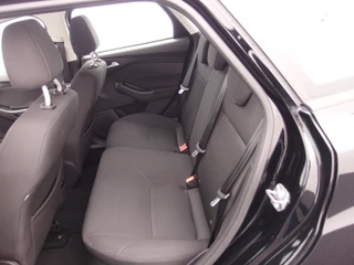 Ford Focus TREKHAAK / NAVI / CLIMA / PDC / BLUETOOTH / CRUISE - afbeelding nr 31