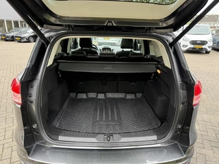 Ford Kuga Ford Kuga 1.5 Ecoboost Titanium Styling Pack 150pk | Trekhaak | Panoramadak | Touch Screen | Xenon | Achteruitrijcamera - afbeelding nr 35