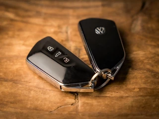 Volkswagen Golf Volkswagen Golf 1.0 TSI Sport (APPLE CARPLAY, GROOT NAVI, MEMORY SEATS, ALCANTARA, CAMERA, SPORTSTOELEN, KEYLESS, LM VELGEN, LED KOPLAMPEN, NIEUWSTAAT) - afbeelding nr 19