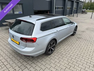 Volkswagen Passat Volkswagen Passat Variant 1.4 TSI PHEV GTE Business R-Line - afbeelding nr 17